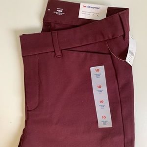 New with tags Old Navy High Rise Pixie pant, size 10, burgundy